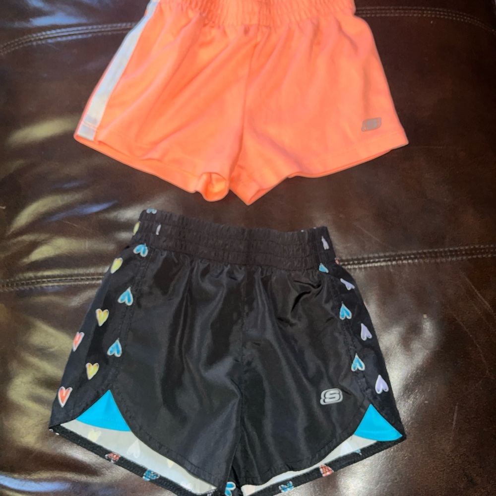 Skechers Kids' peach and Black Heart dr-fit size 4T Shorts
